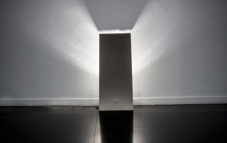 Fondazione Mudima, Milano, Maggio 2015, J. Takamatsu - Light and Shadow, 1970/2012, piastra d'acciaio e lampadina 90x36 cm. © Foto di Fabio Mantegna per Fondazione Mudima